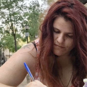 Andrea Perea - Redactora de contenidos, escritora , poeta .