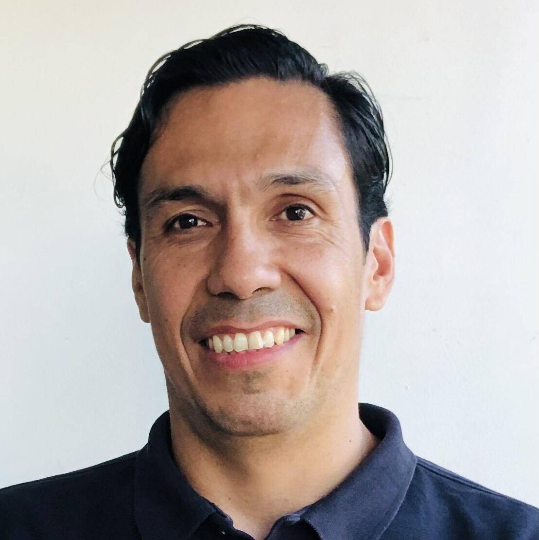 Mike Escobar - Diseñador web - UX/ UI