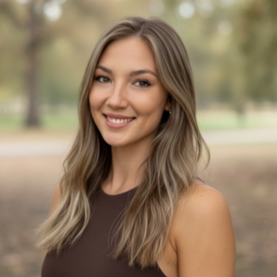 Julia P. - Sales Manager