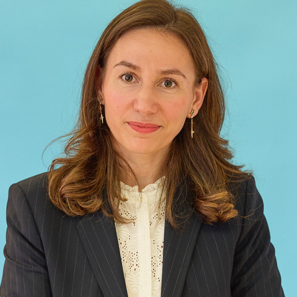 Iuliana Babei - Avocat affaires/contentieux/contrats/corporate 