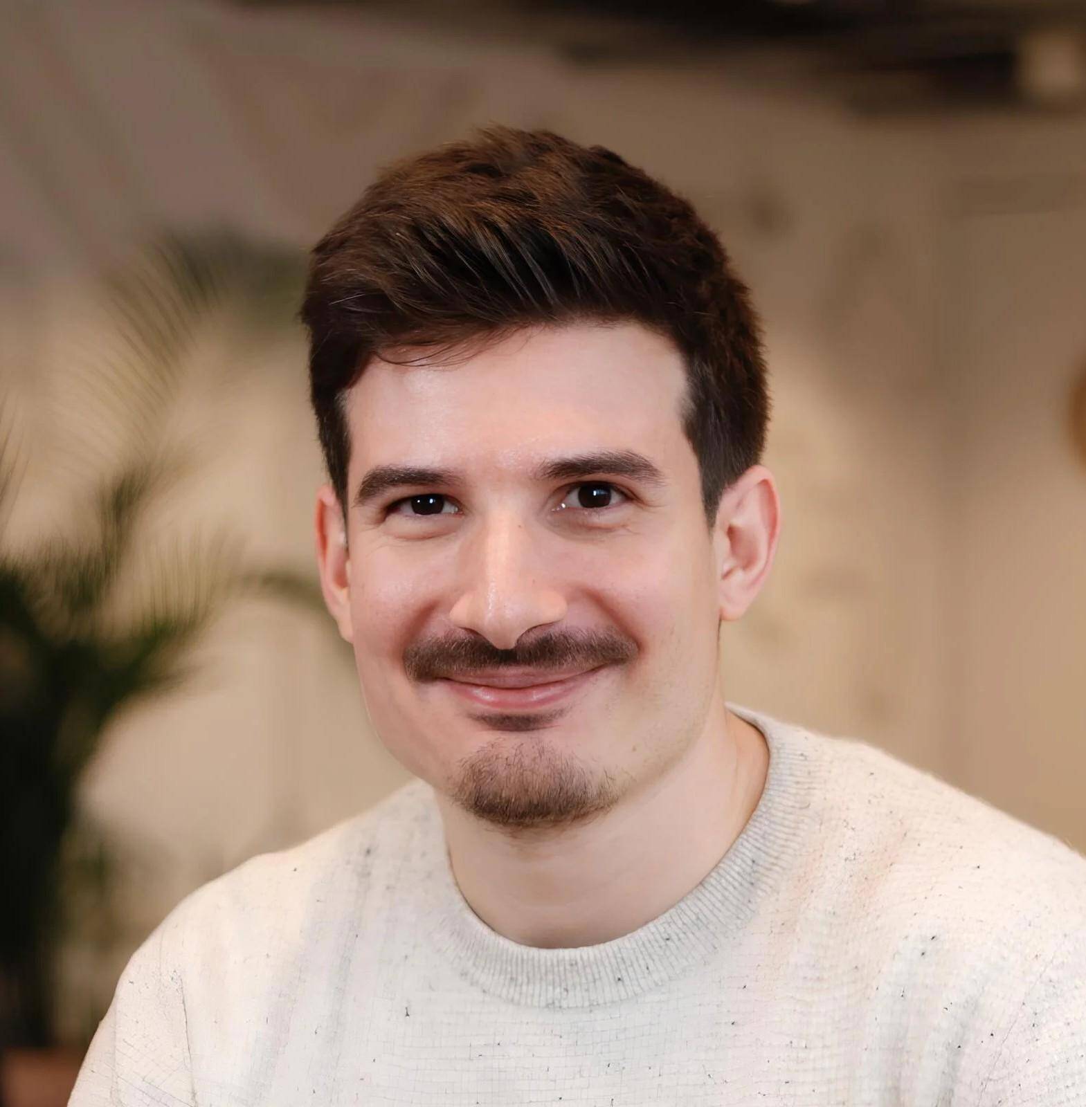 Loïc B. - Senior Backend Engineer (PHP, TS) | Lead | EM
