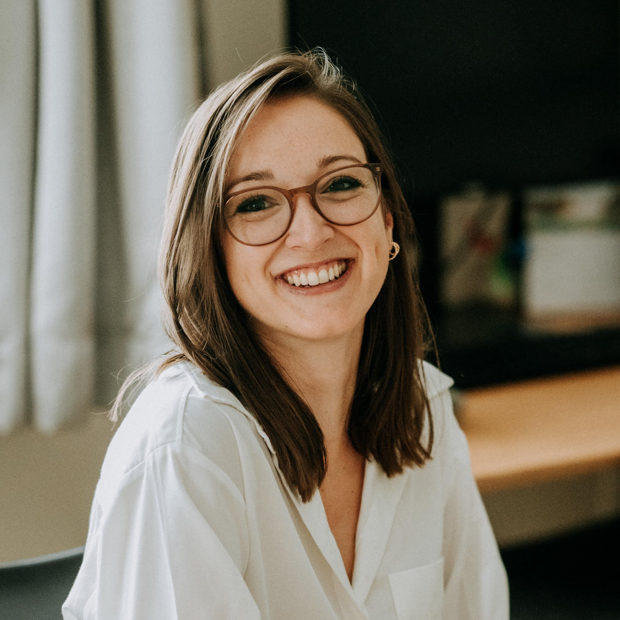 Natalie Van Der Ween - Freelance Graphic Designer