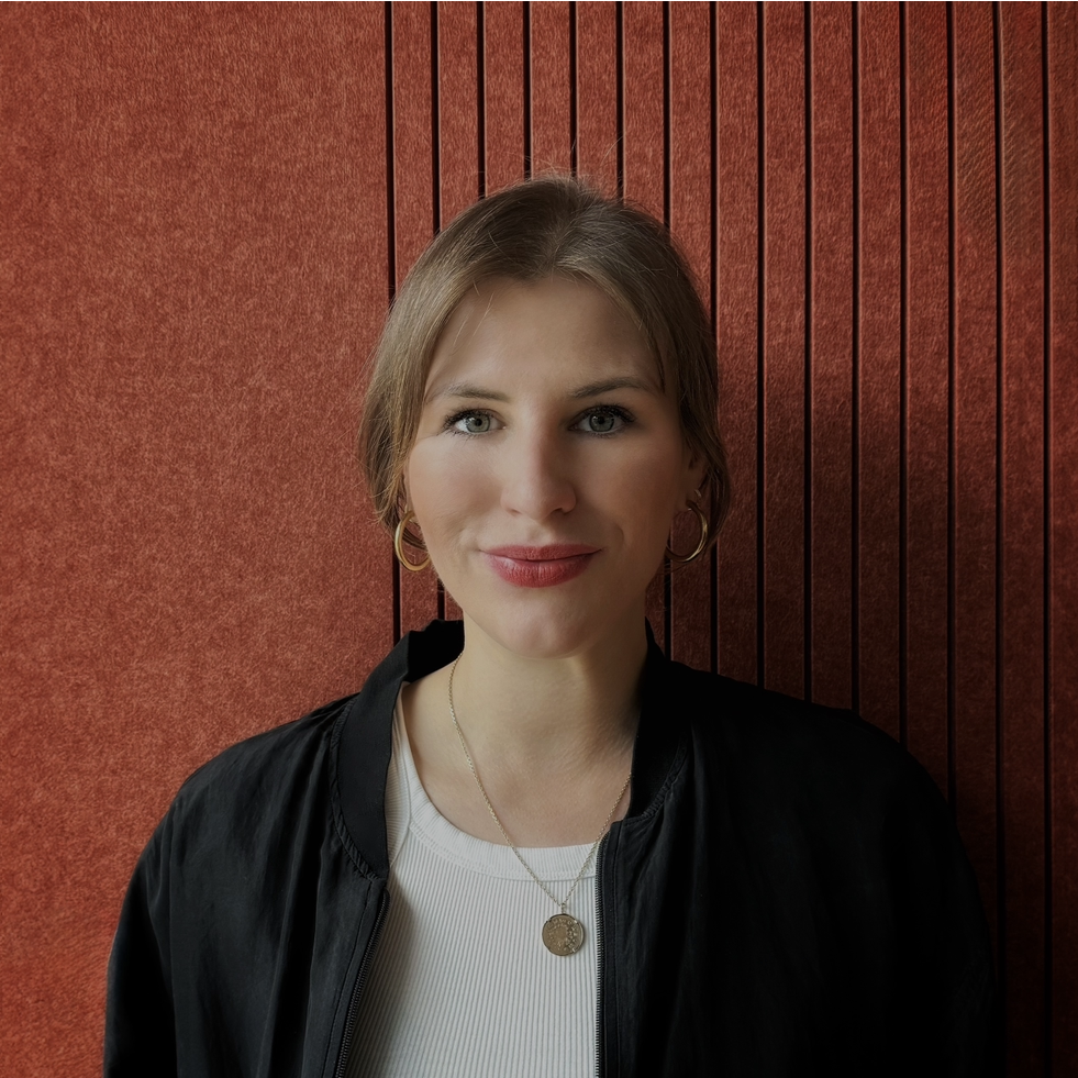 Katharina Brede - Sales & Account Management 