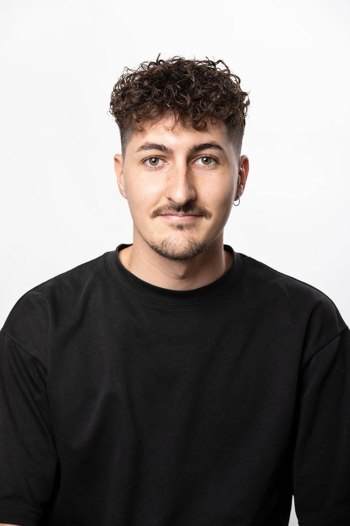 Simon L.