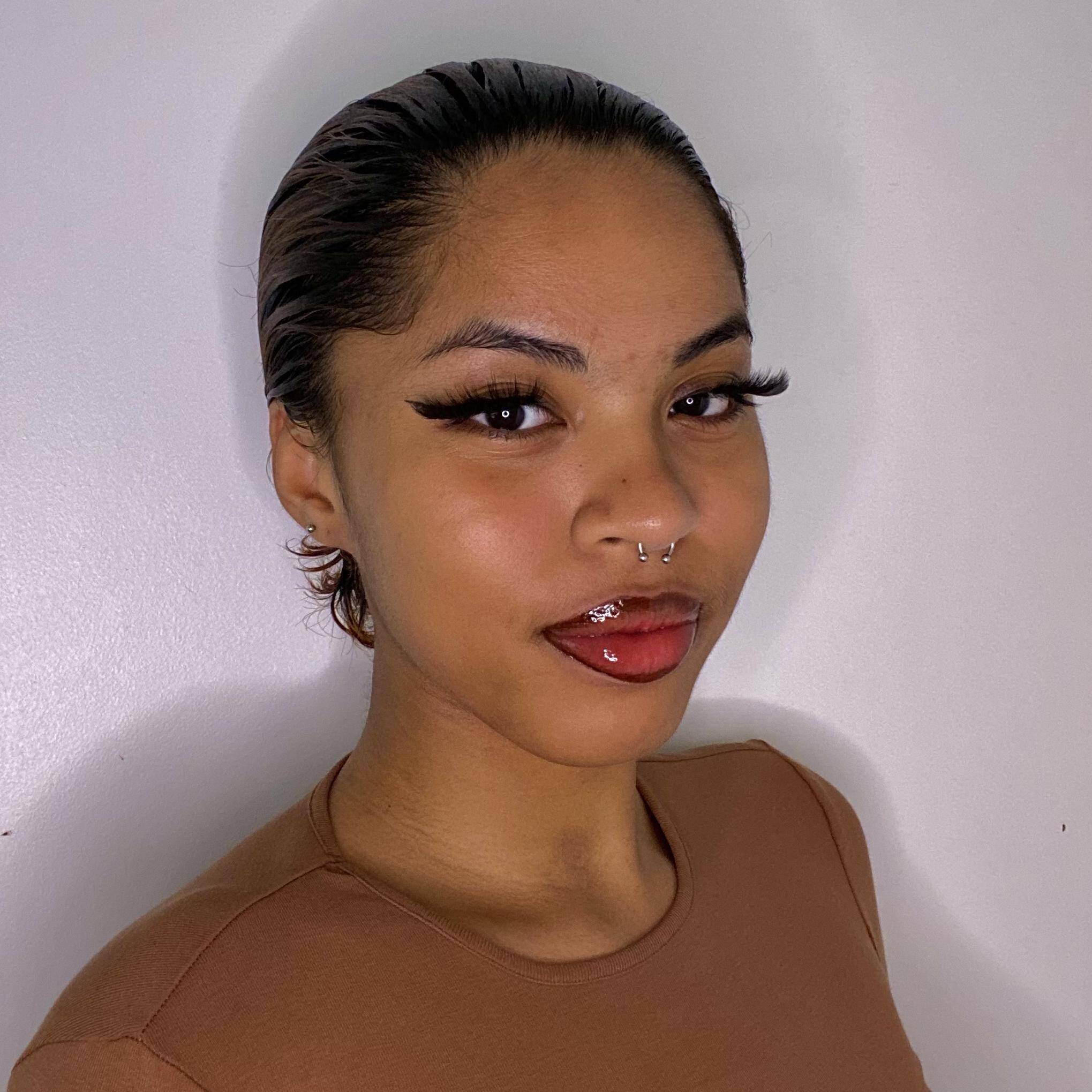 Sahy Marline Emordi - Social media manager