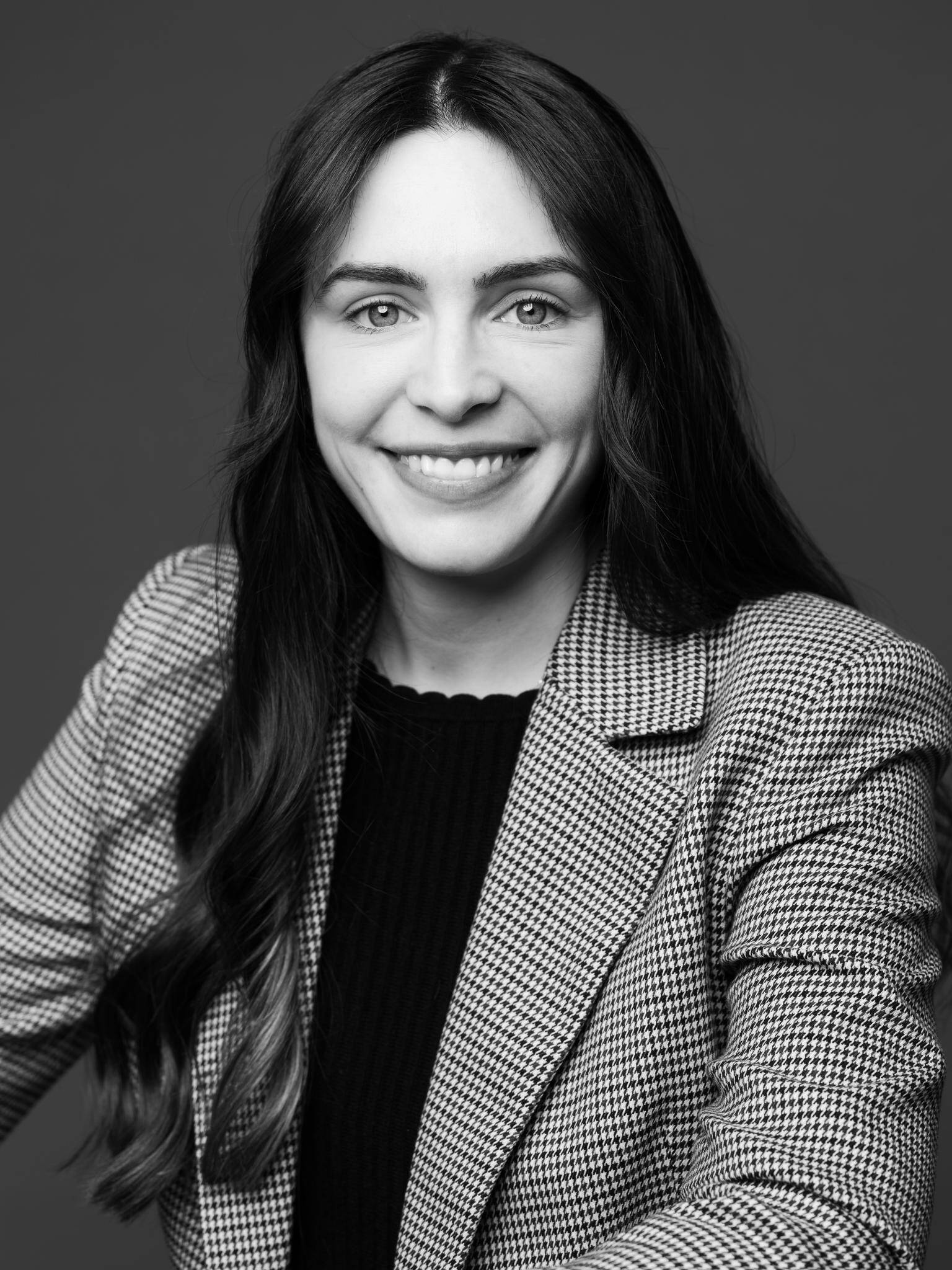 Manuella  - Lawyer | Contracts, Distribution, Competition