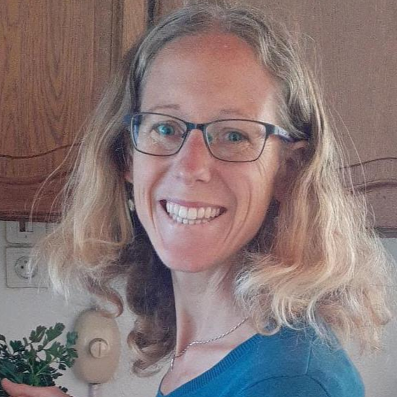 Hélène  - French as a Foreign Language (FLE) Teacher - Personalized Lessons