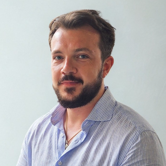 Alexander Macdonald - Copywriter | Words that work ✍️ 