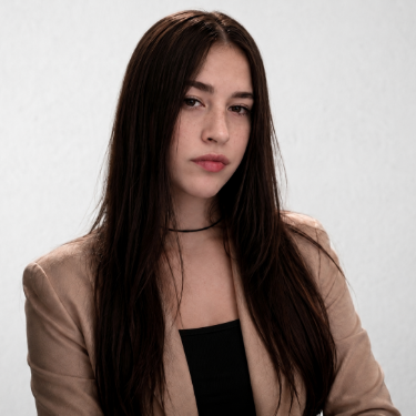 Betsabe Torres - Diseñadora Gráfica Especializada en Branding e Ide
