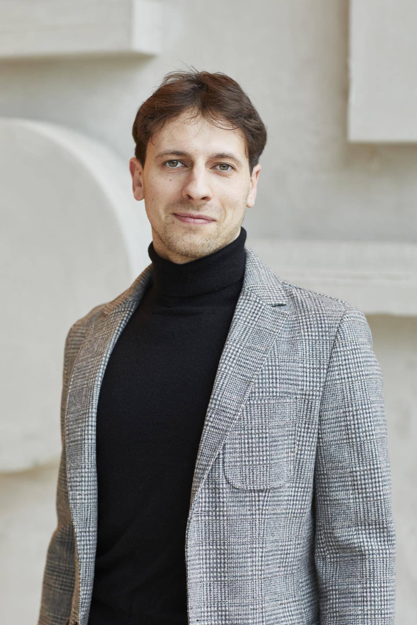 Manolo D.