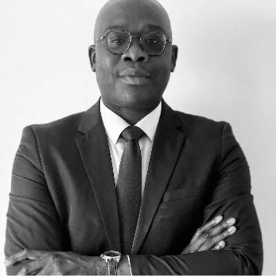 T. Paul Luc Uriel C. - Consultant Finance & Stratégie