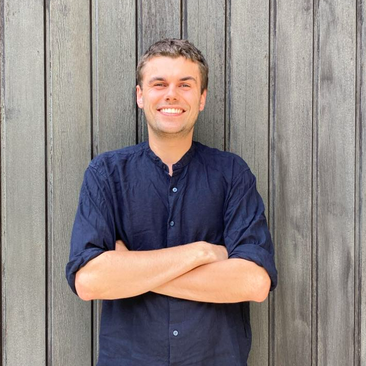 Louis Dresse - Building fully custom Odoo solutions 