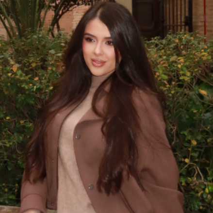 Alexandra  - Social Media Manager/ Community Manager/ Content