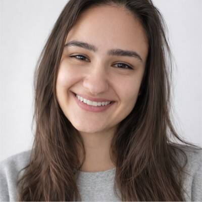 Cinthya Almeida Trindade De Souza - Digital Project Manager & Content Strategist | B2B