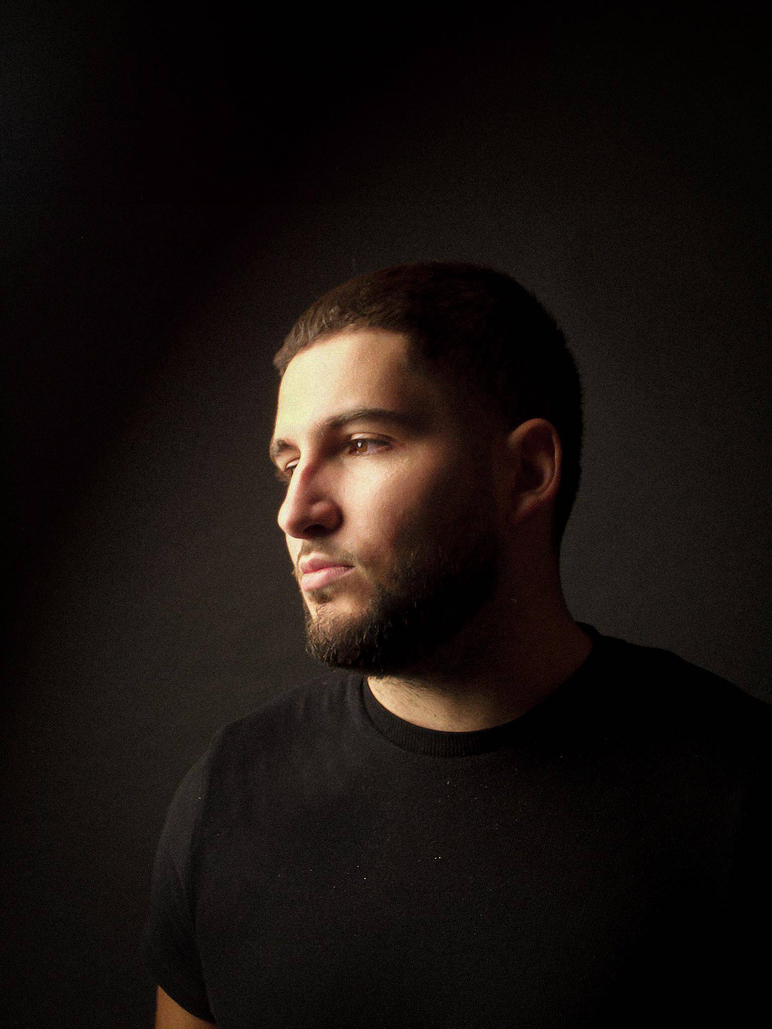 Aris Diamantopoulos - Graphiste Branding & Création de marque