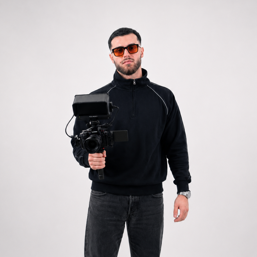 Yones Alhallak -     Videographer & Video Editor