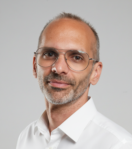 Manel  - Expert en e-commerce | Développement Laravel | Magento 2