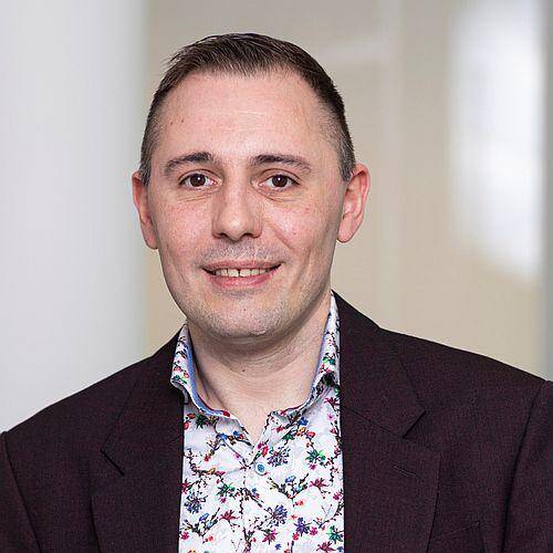 Viktor Gazenbiller - Wordpress, WooCommerce, Shopware