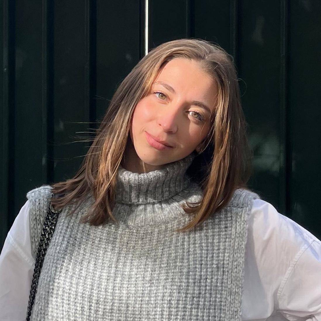 Laura Aknine - Account executive