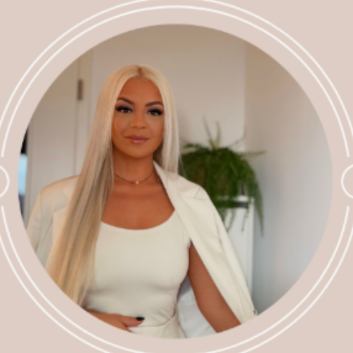 Jasmin S. - Social Media Managment