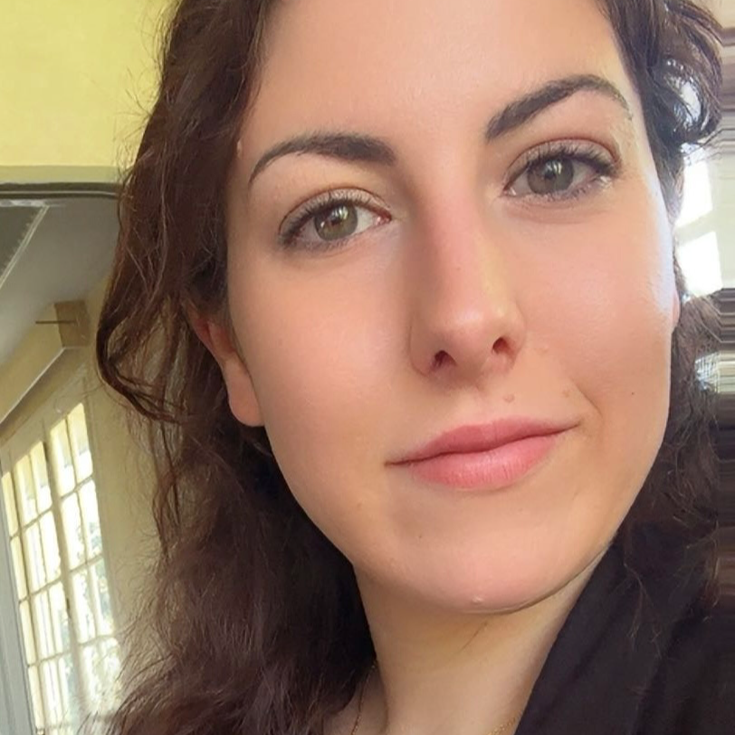 Deborah L. - Comptable | Gestion administrative | TVA | Facture