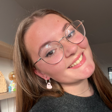 Madison C. - Community manager