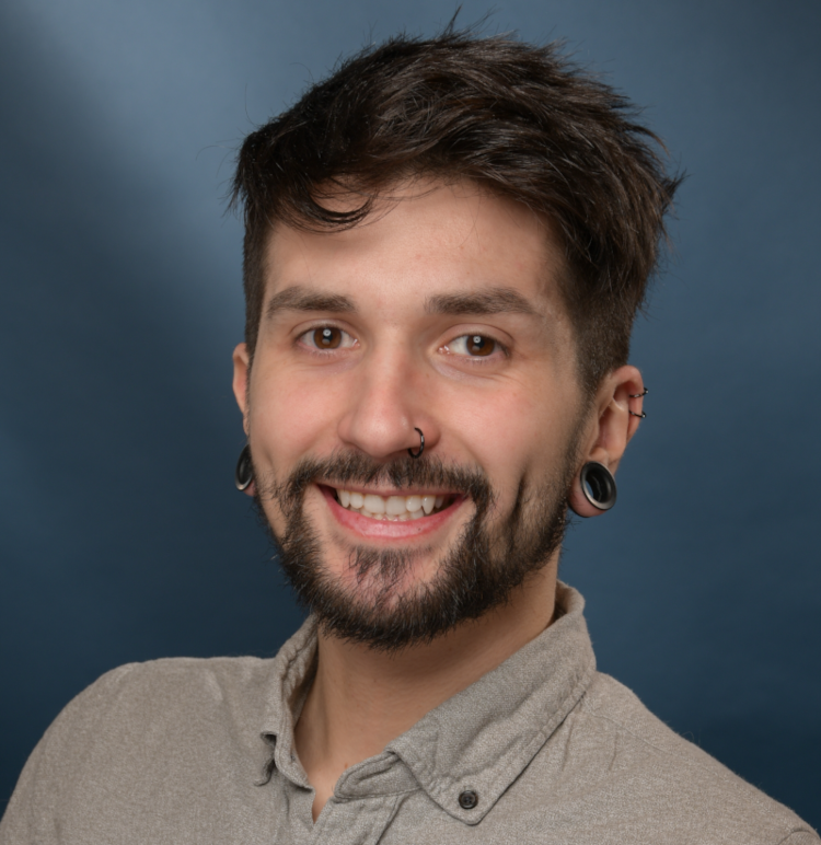Hugo  - Fullstack product engineer | React | Angular
