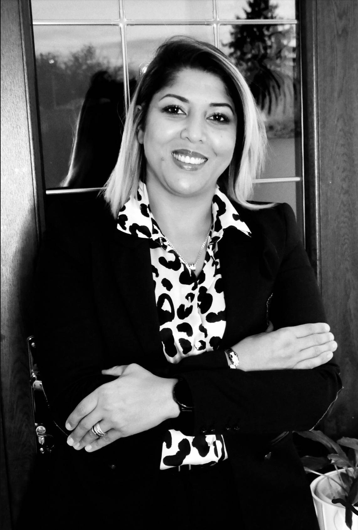Samia Chartin