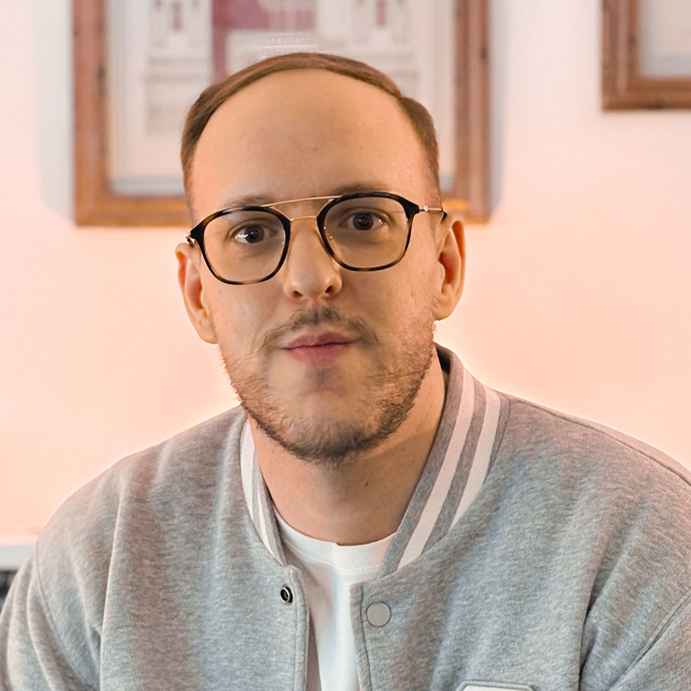 Robert O. - Diseñador de marcas | Brand Designer 