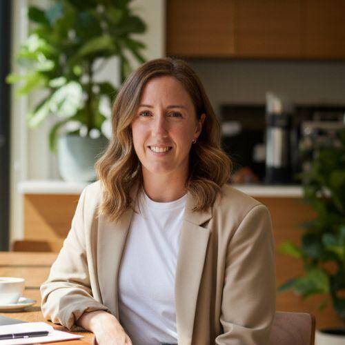 Sara Marín - Marketing Digital | Creadora con IA Generativa