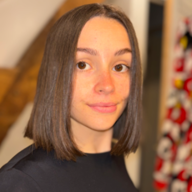Elisa  - assistante administrative
