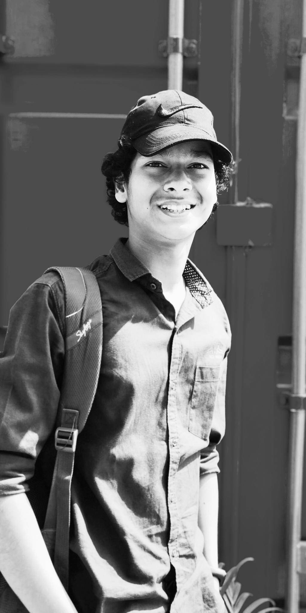 Dhruv Vekariya - Software Engineer | Python, Go and Devops