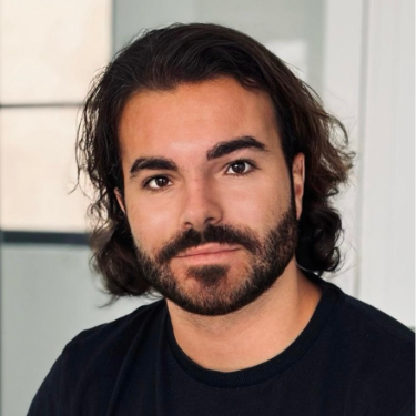 Nicolas Savina - Revenue Operations Manager IA