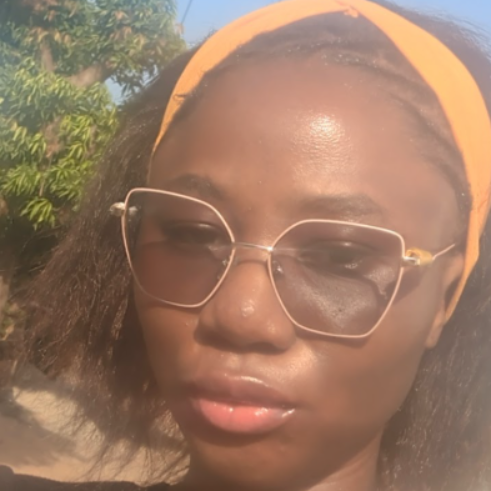 Anne Essolizinam Lomdoh - Assistante virtuelle& Conseillère clientèle