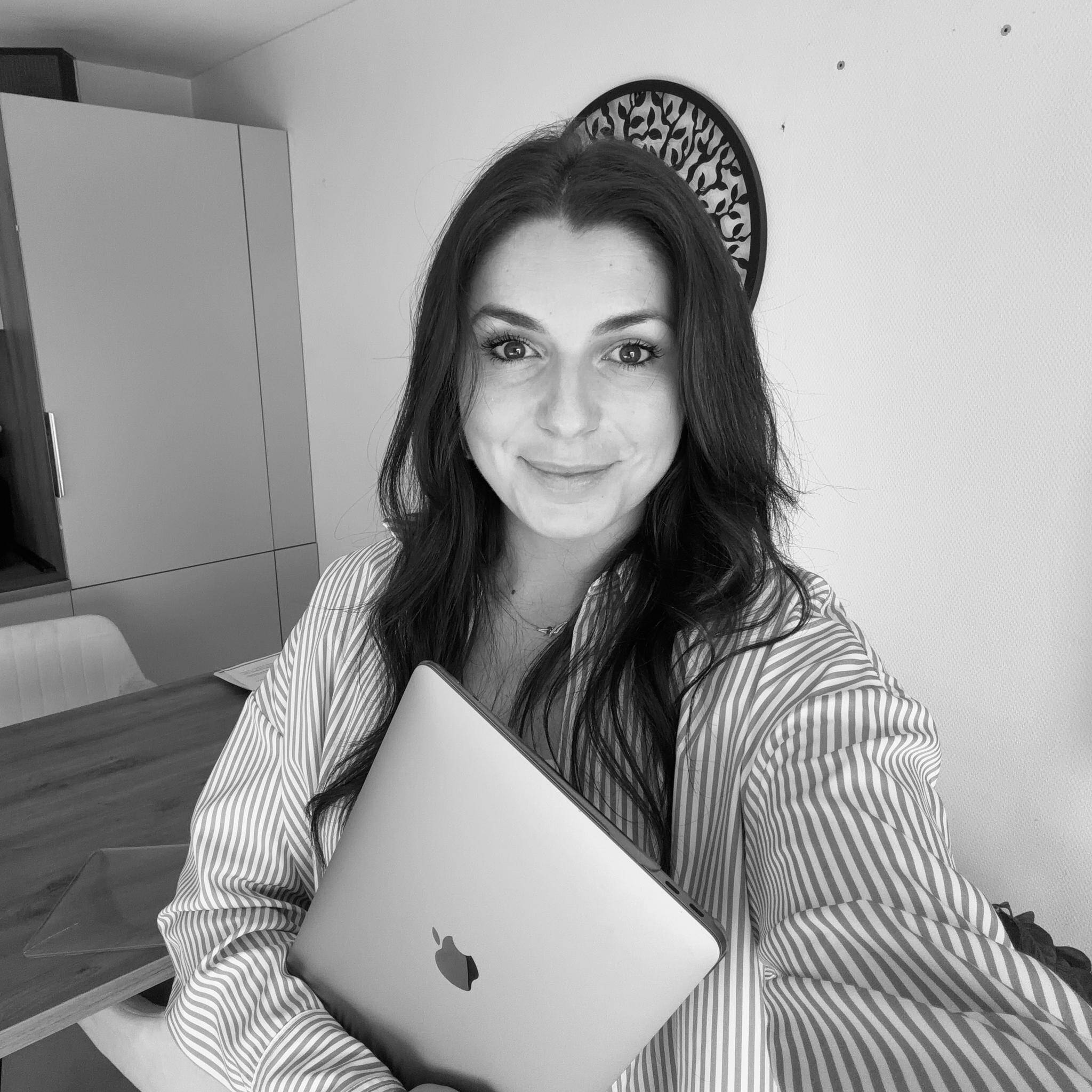 Alexandra  - virtual assistance