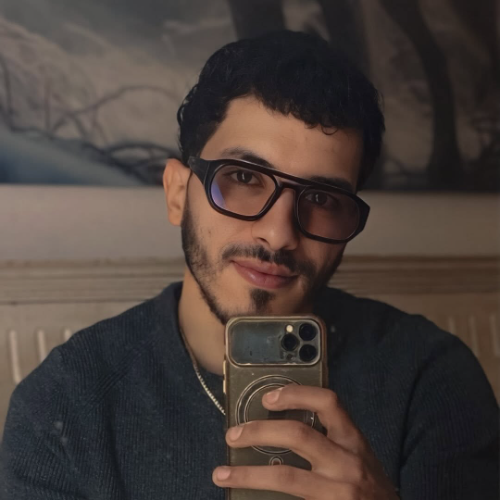 Nour Dahmene - Graphic Designer & Vidéaste