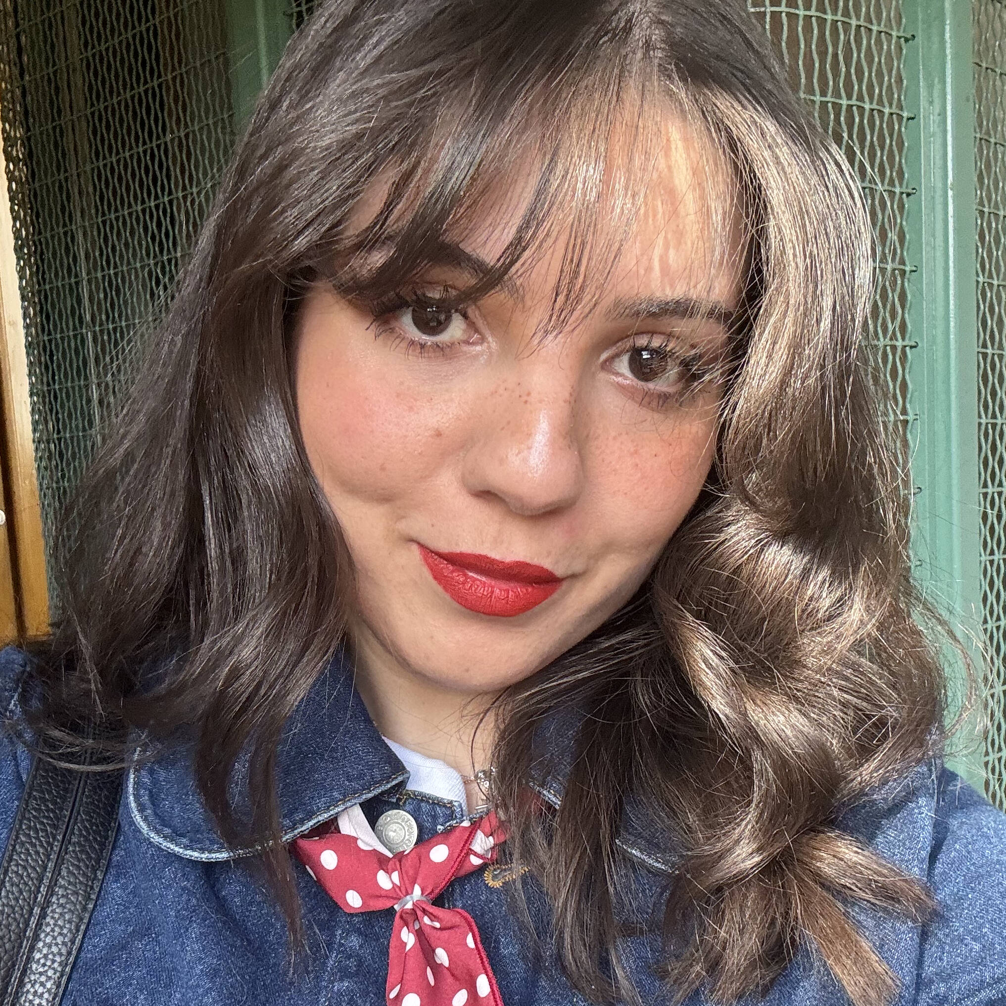 Iness Djebbari - Social média /community manager /image de marque