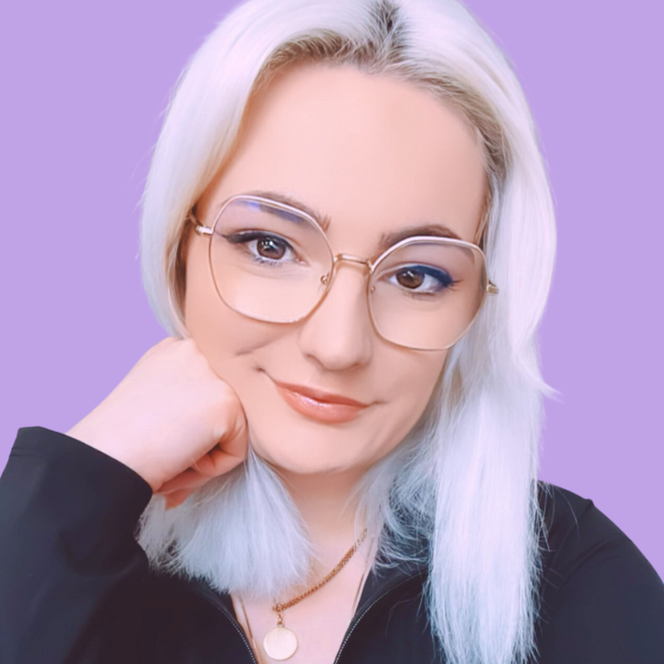 Lauranne Lantrade - Community manager & Graphic designer