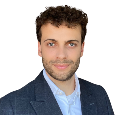 Tobias  - Transformation de l'IA | Compliance | Amélioration des compétences en IA