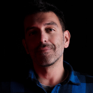 Angelo L. - Web & Graphic Designer