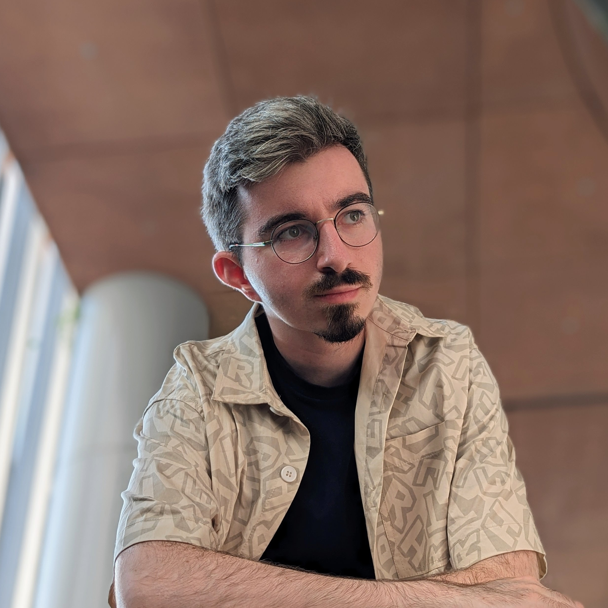 Léo L.