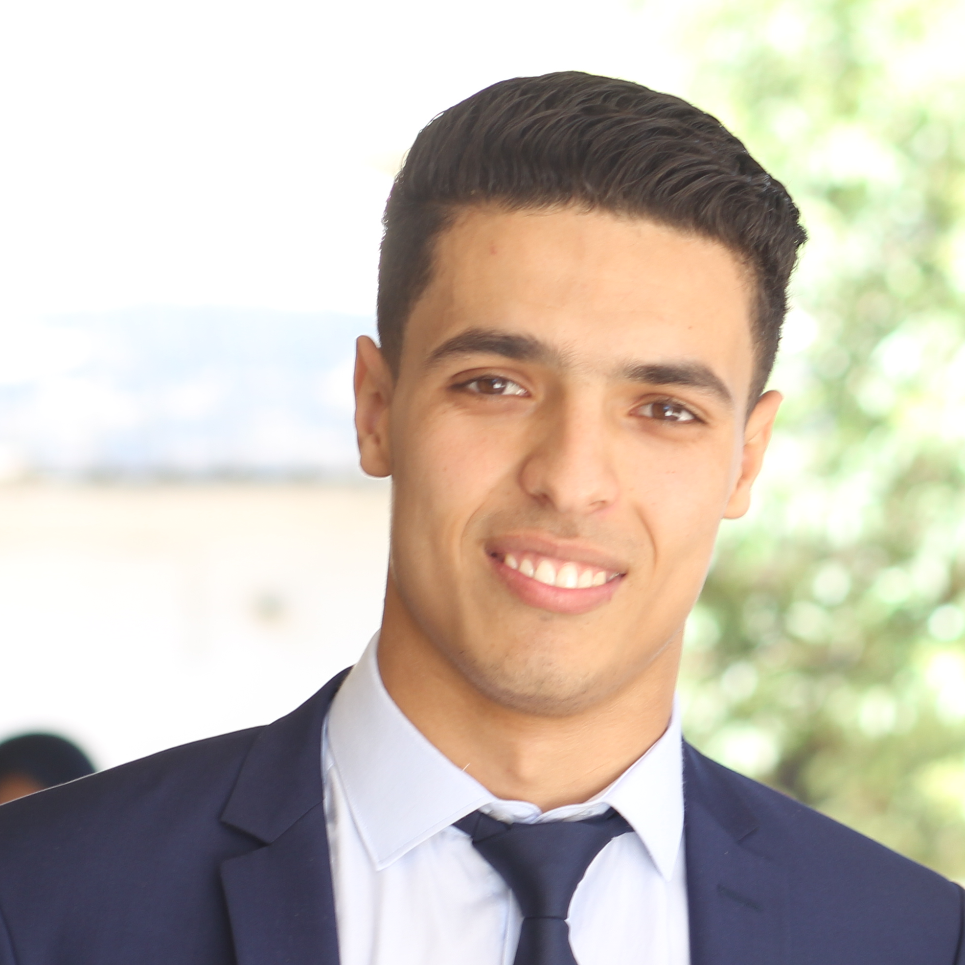Raid Baghdouche - Senior Data Analyst Alteryx/Dataiku/Tabelau. Certf
