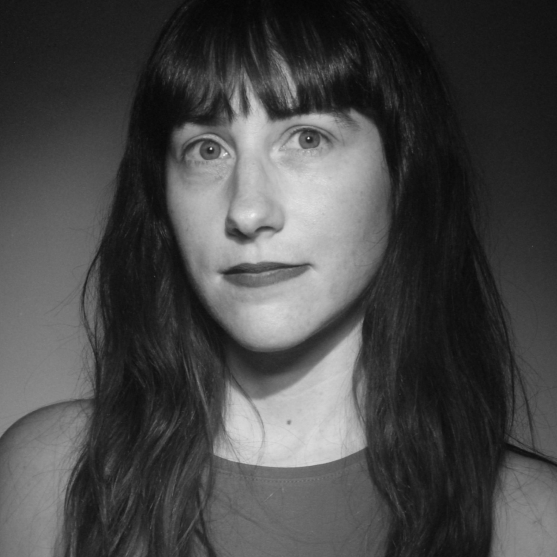 Julie V. - Vidéaste, Graphiste, Illustratrice 