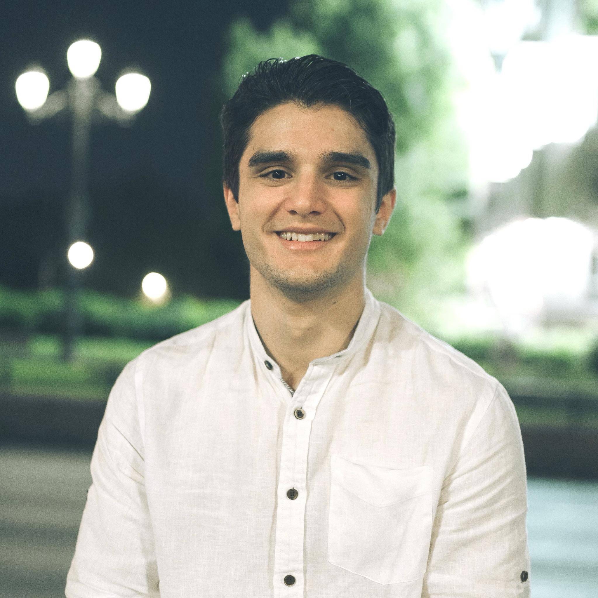 Víctor  - Senior iOS Developer