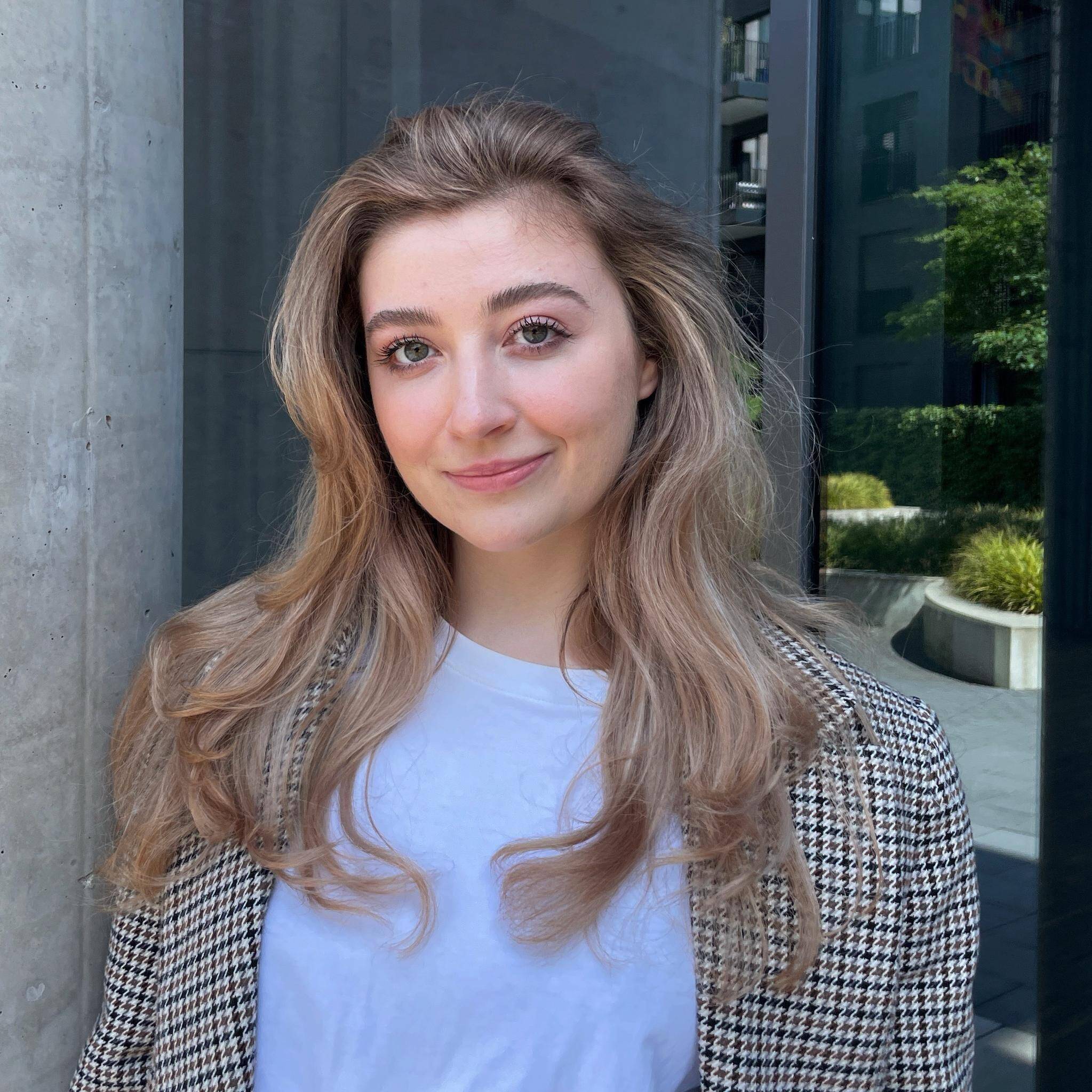 Bettina  - Digital Learning Development & Digital Marketing