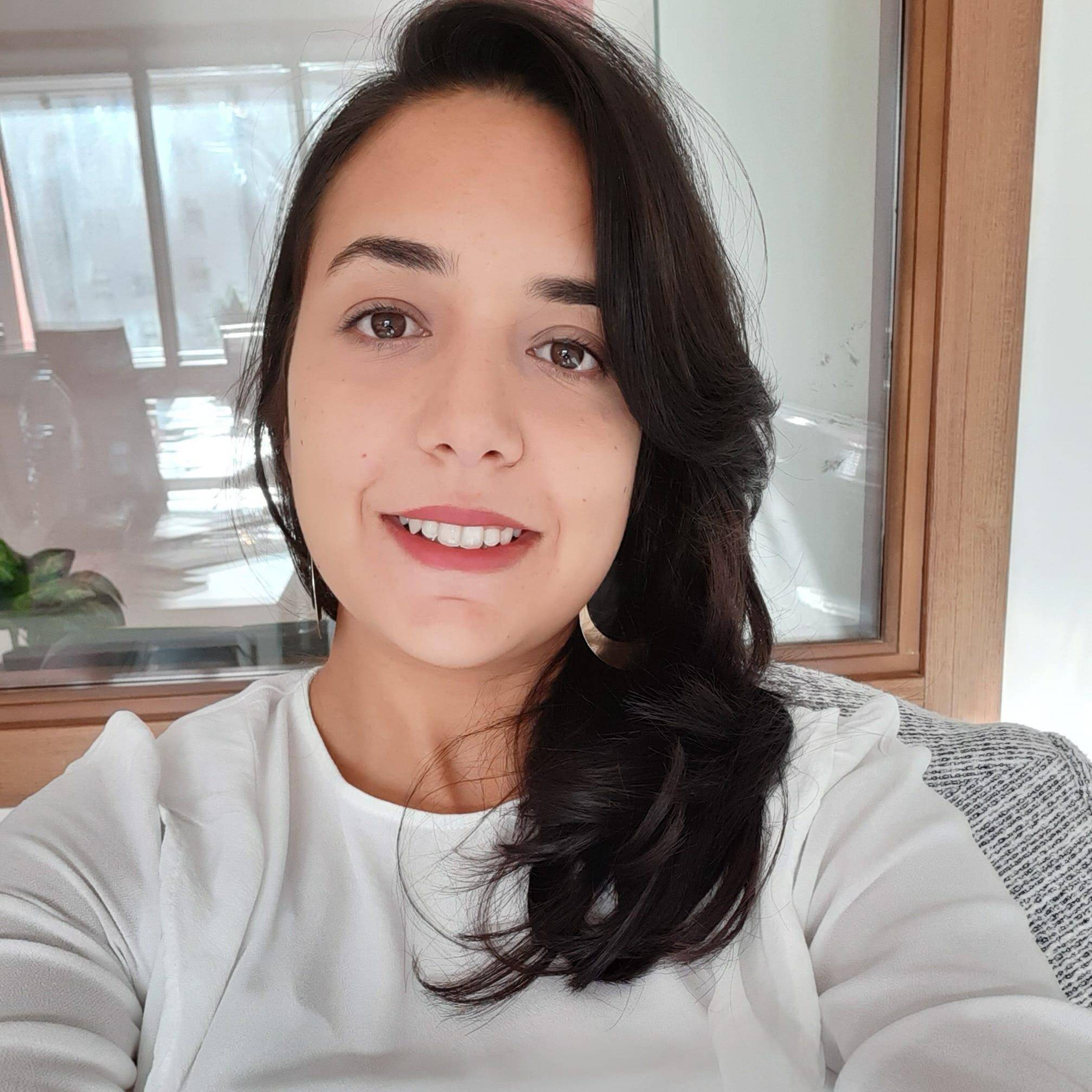 Ines B. - Data Analyst /BI consultant