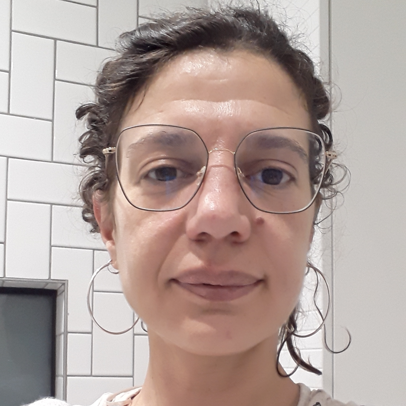Dominique H. - FREELANCE RETAIL & SPACE DESIGNER