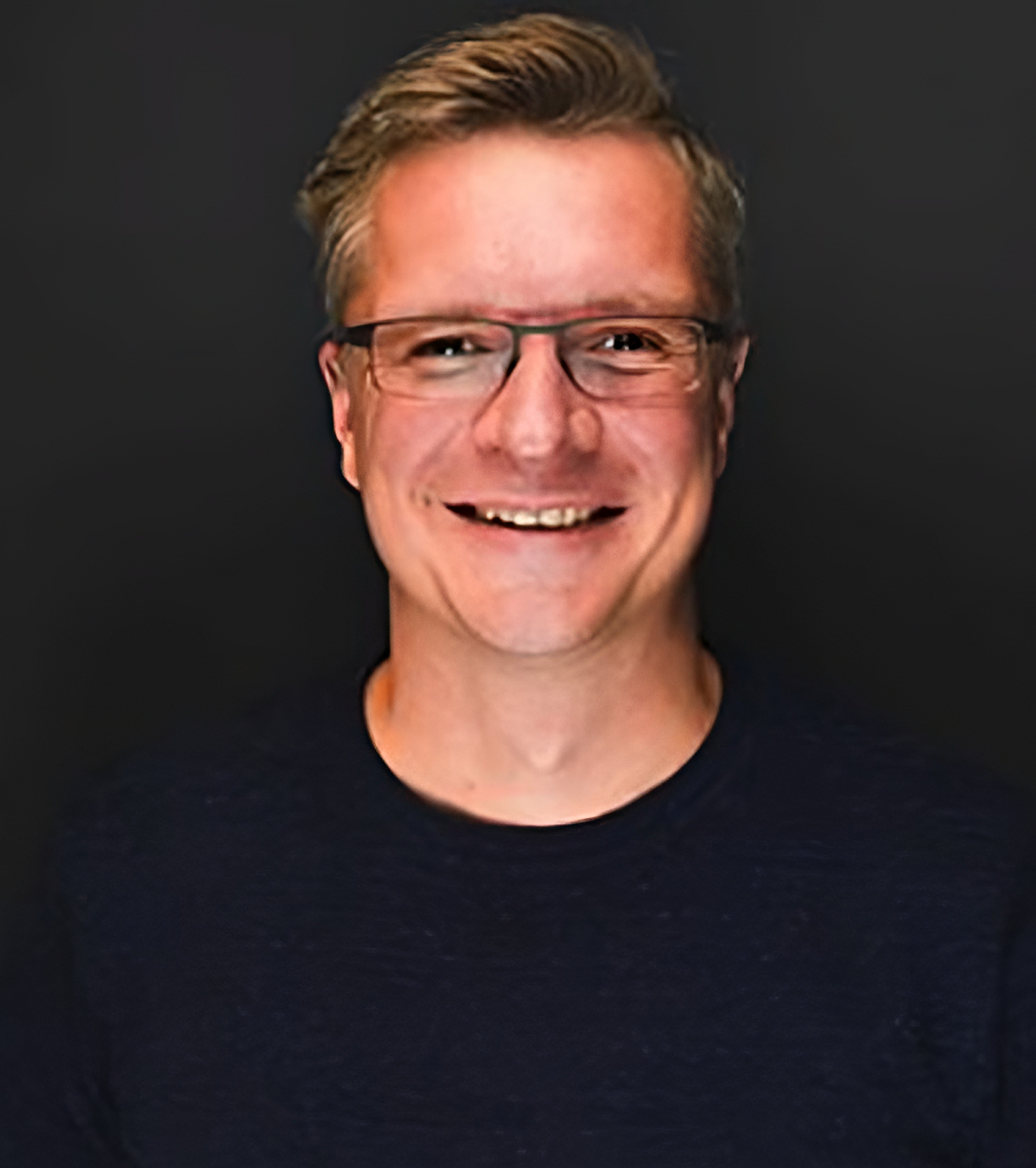 Max  - supply chain project manager 