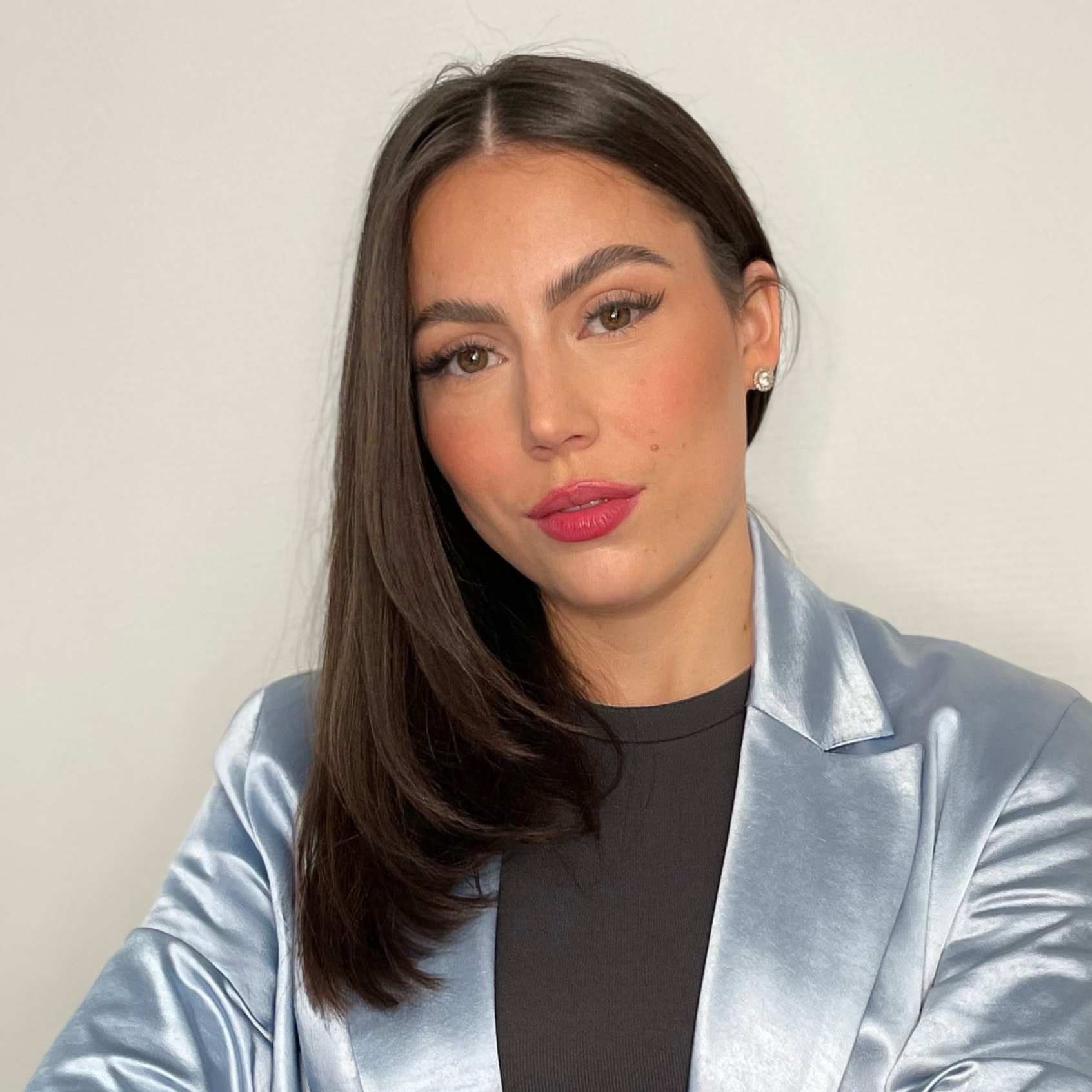 Carla Hanquier - 📱 Chef de Projet Social Media et Influence 🚀⚡