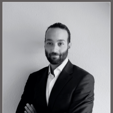 Dr. Can-Elliot Sachs